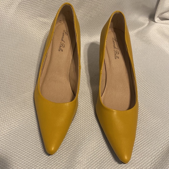 LUNNAH BELLA SIZE 9. Yellow pump  never worn - Picture 4 of 7